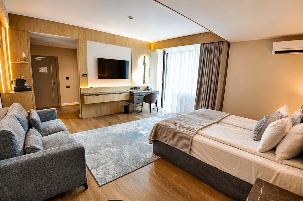 Camera Premium cu pat king-size la Azuga Resort